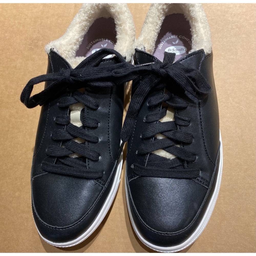 Dr. Scholl’s Womens Black Tie Sneakers, Fleece Lined, Size 8.5 Med. Never worn!